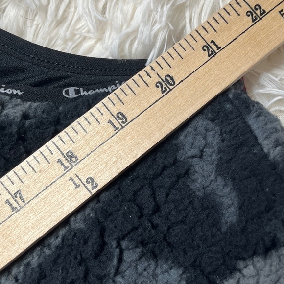 NEW Champion Camoflauge Cozy High Pile Vest, Script Logo sze S Black/Grey Unisex - Picture 10 of 16